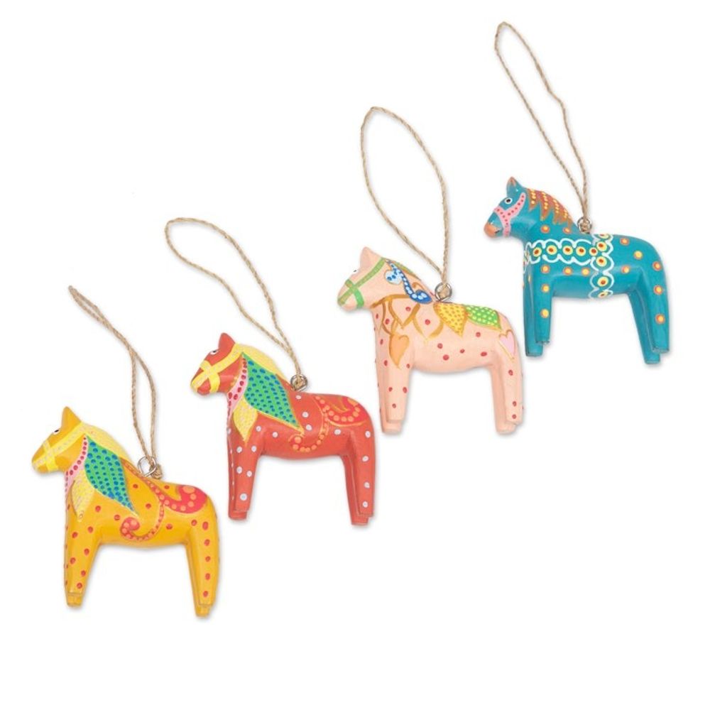Set of 4 Artisan-Painted Christmas Horse Ornaments 'Dala Cheer'